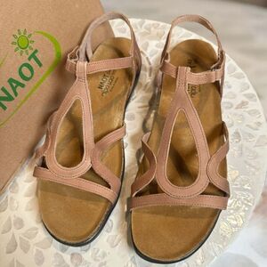 NEW Naot Dorith Supportive Leather Strappy Sandals Flats Women’s Size 42 US 11